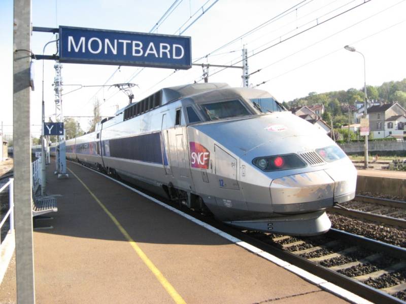 Taxi pour aller à la gare de Montbard depuis Semur-en-Auxois Montbard Gare de Montbard